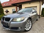 BMW Seria 3 318d Touring - 9