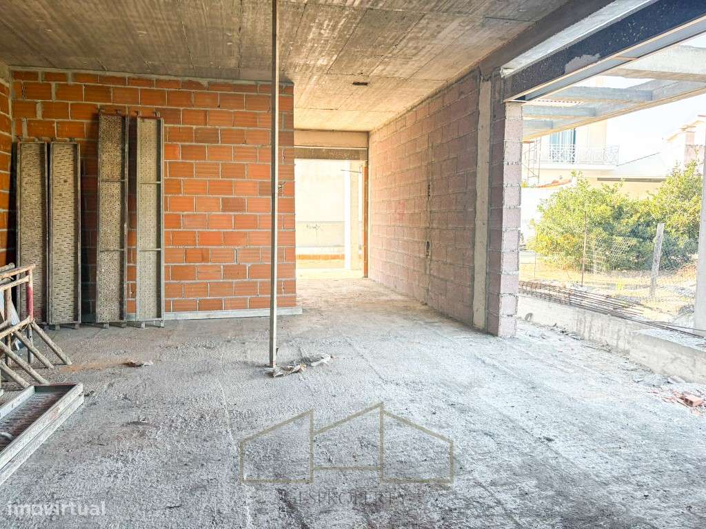 Moradia T4 em Fernão Ferro-15