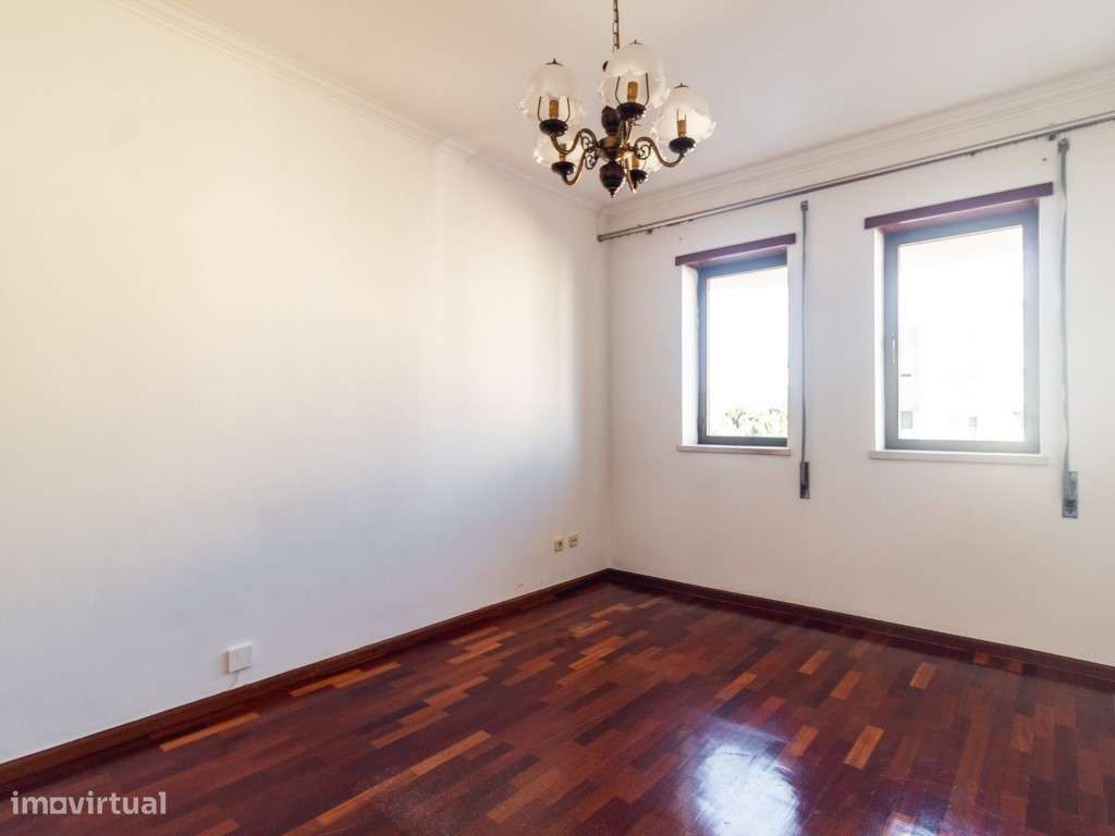 Apartamento T2 com garagem, Urb. Ar e Sol, Coimbra-11