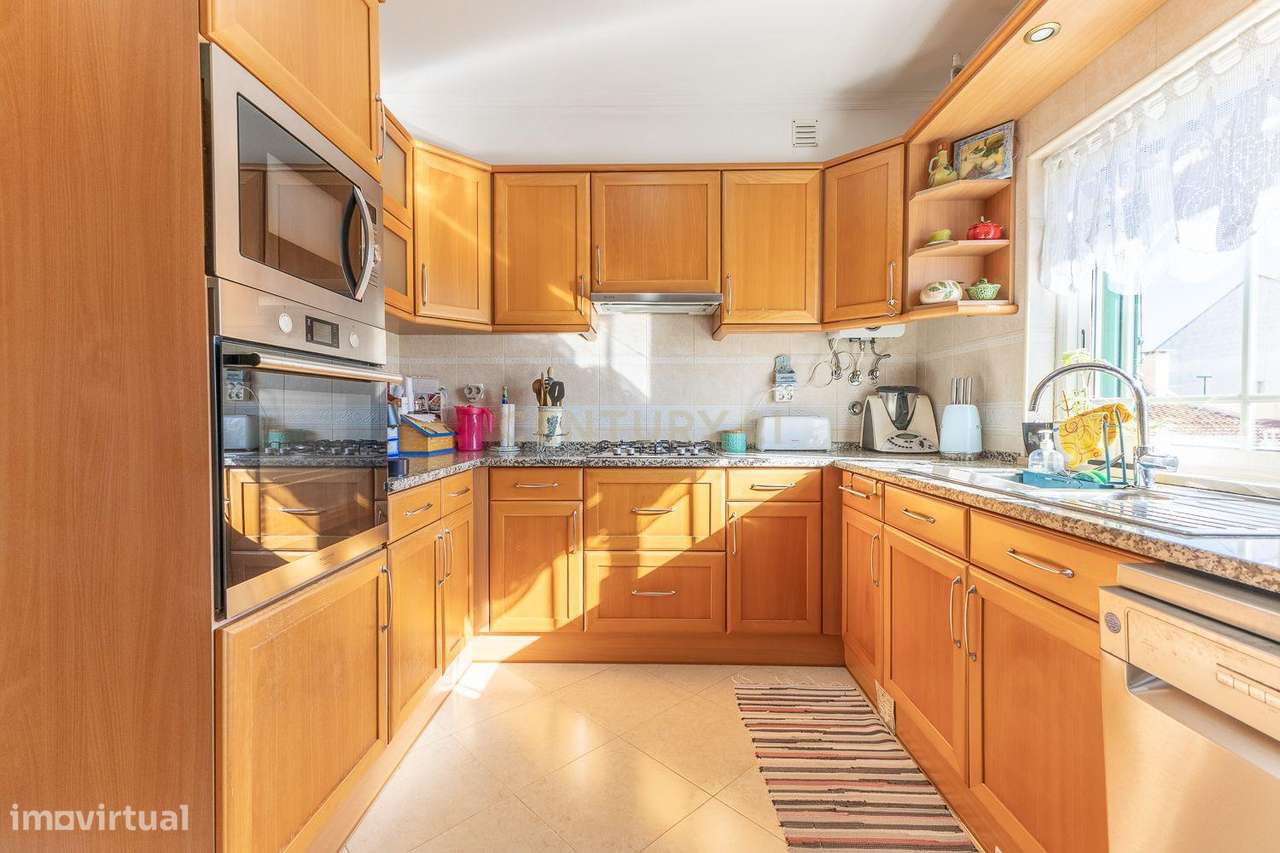 Moradia em Banda T4 | 3 Pisos | Aldeia de Paio Pires 490.000 € | 249 m-9