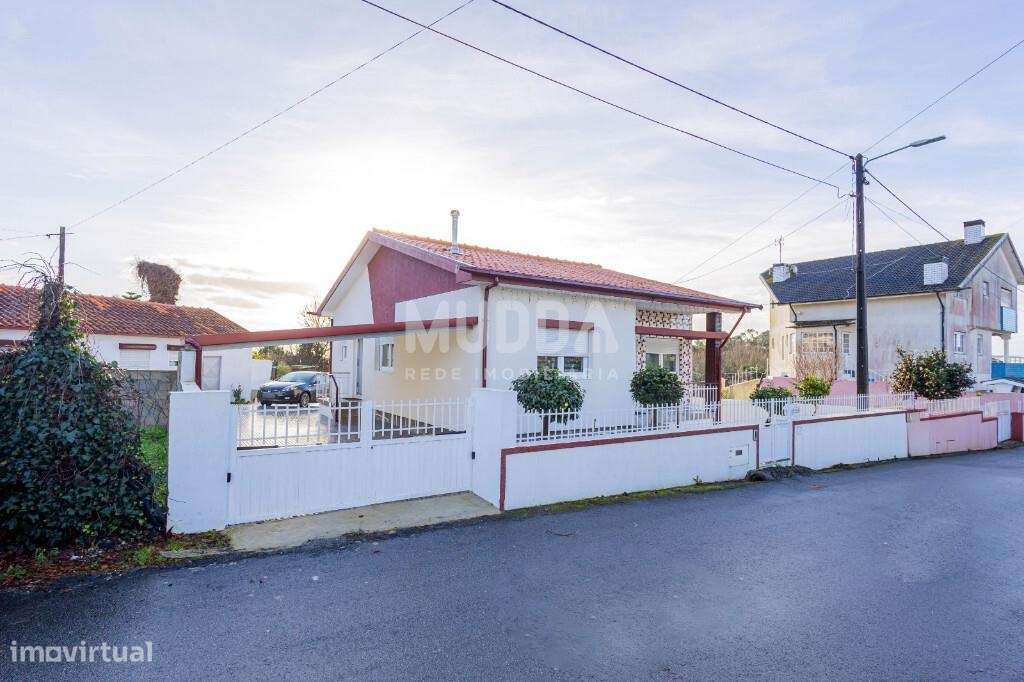 Moradia térrea localizada em Argoncilhe - Grande imagem: 2/33