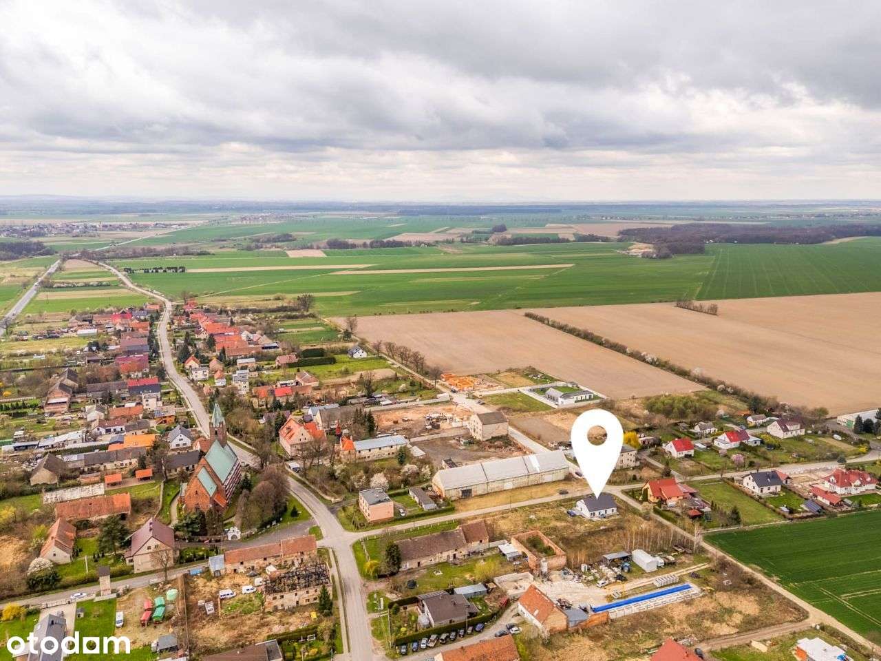 Spokój z potencjałem – Twój dom w Małujowicach-16