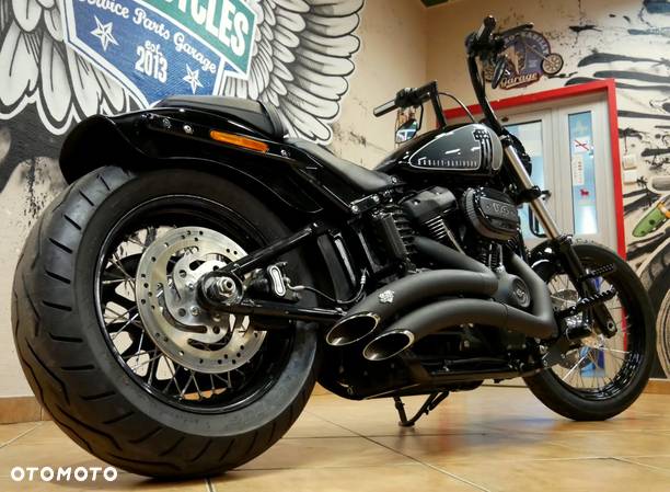 Harley-Davidson Softail Street Bob - 2