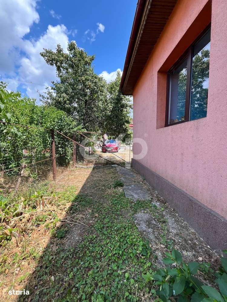 Casa in centrul comunei Corbii Mari | Ideala pentru birouri, cabinet s-1