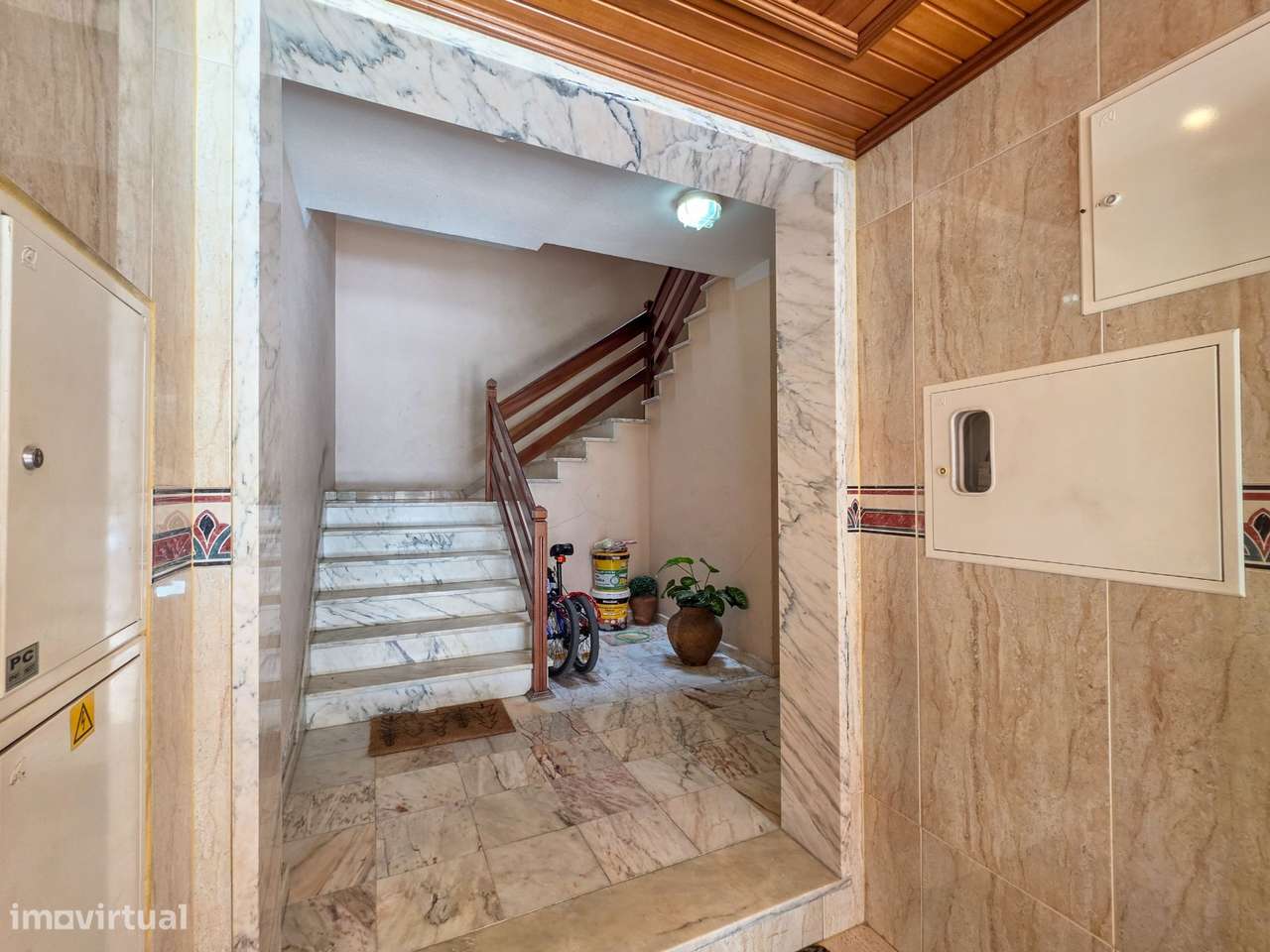 Apartamento de 3 assoalhadas com excelentes áreas.-19