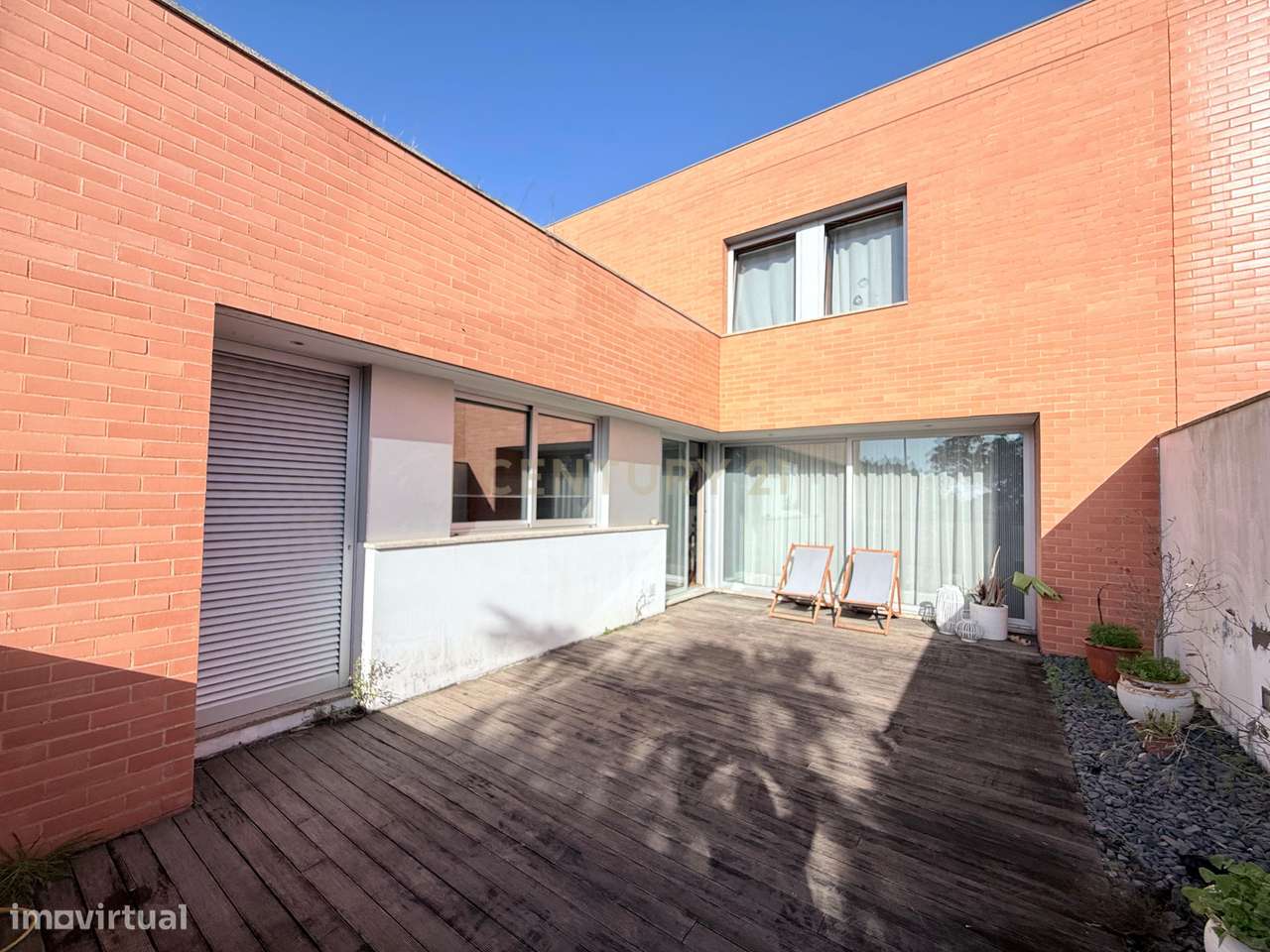 Moradia T3 com suite master, em condomínio de prestígio – Estrada Real-10