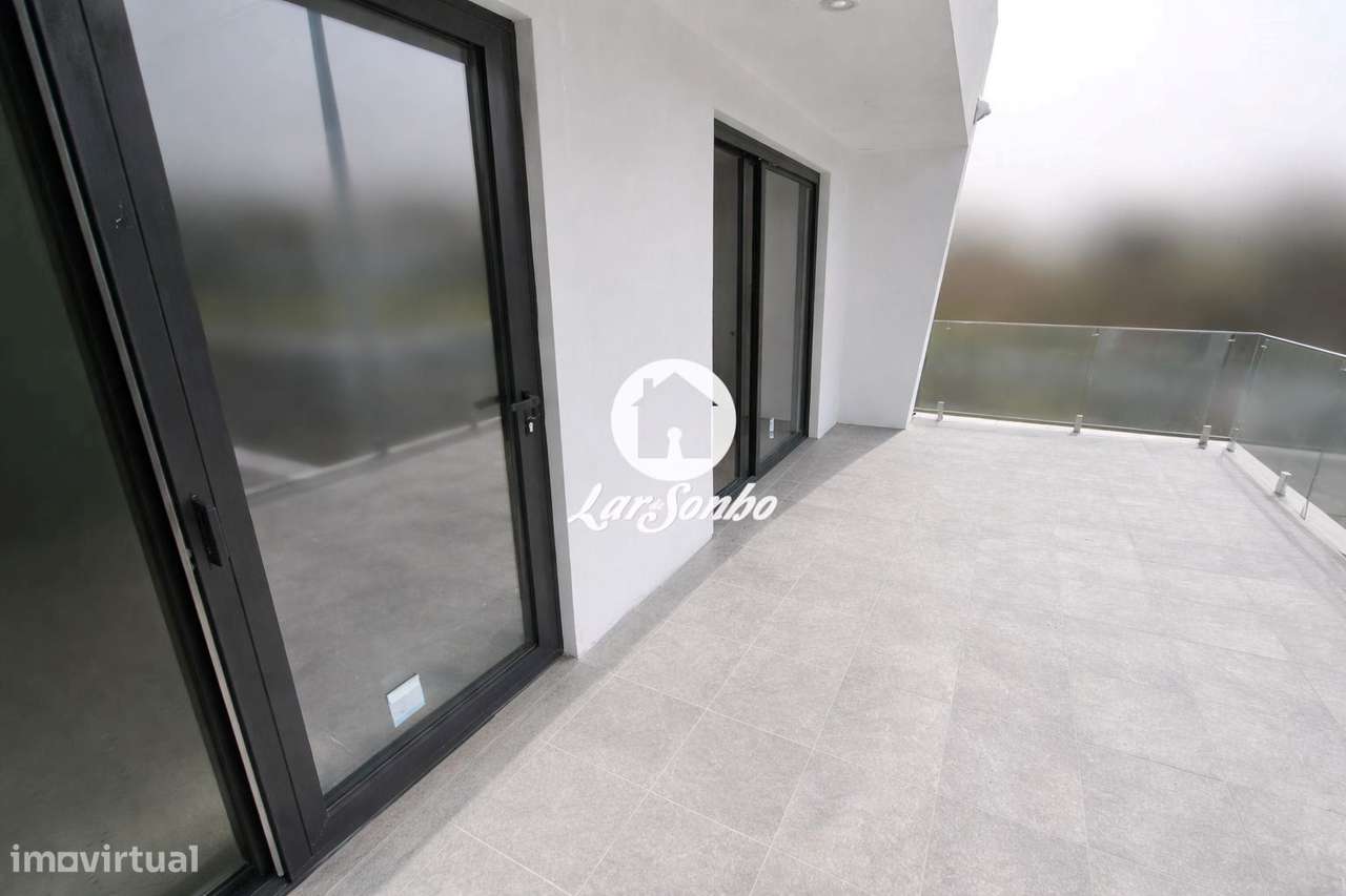 Moradia T3 a poucos minutos do centro de Barcelo - Grande imagem: 5/35