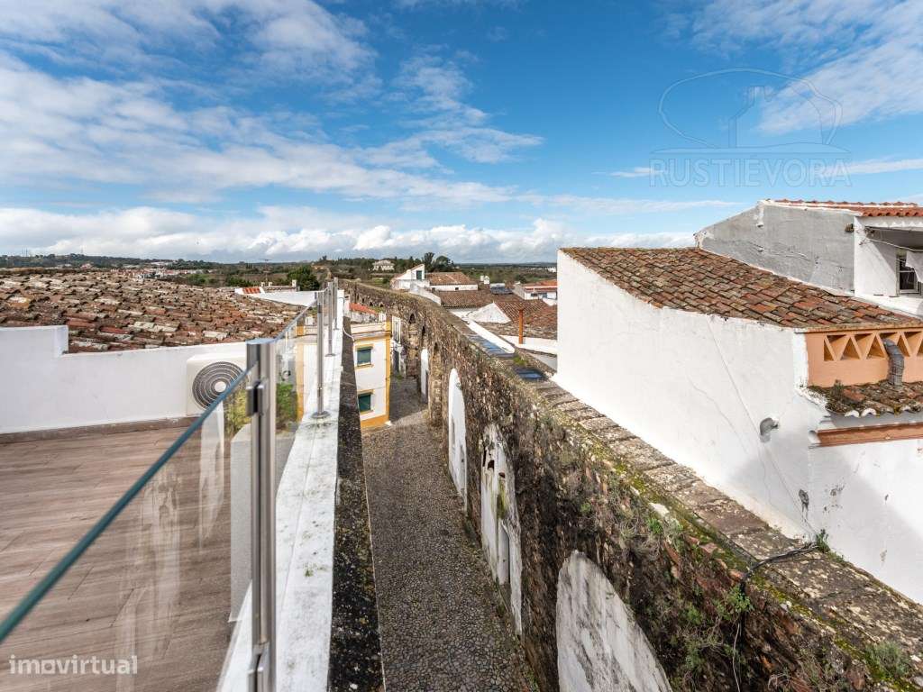 Moradia Bifamiliar T3 de 1º andar com amplo terraço na cobertura - Grande imagem: 5/36