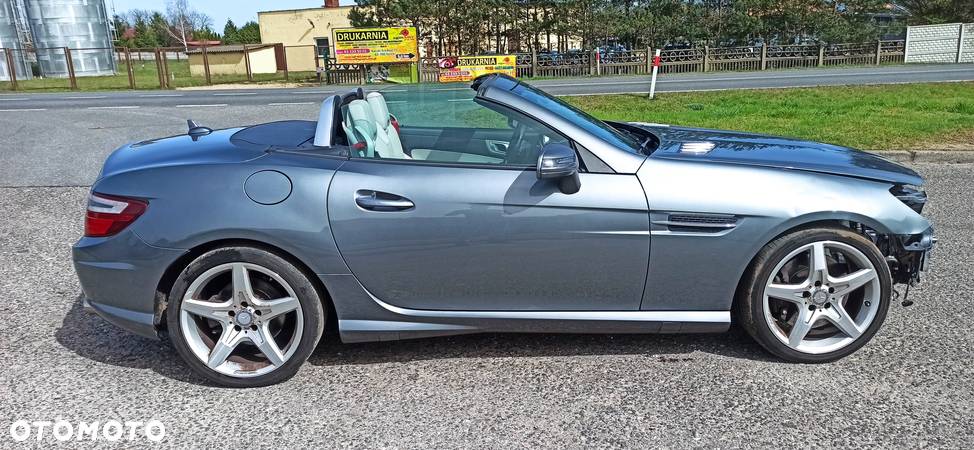 Mercedes-Benz SLK 350 BlueEFFICIENCY 7G-TRONIC Edition 1 - 24