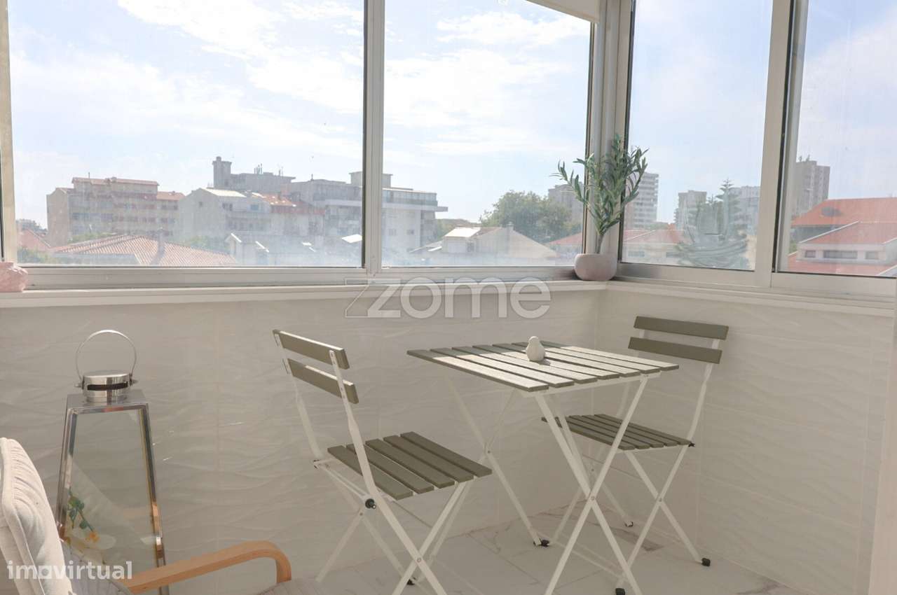 Apartamento T2 renovado localizado no centro da Póvoa de Varzim-18