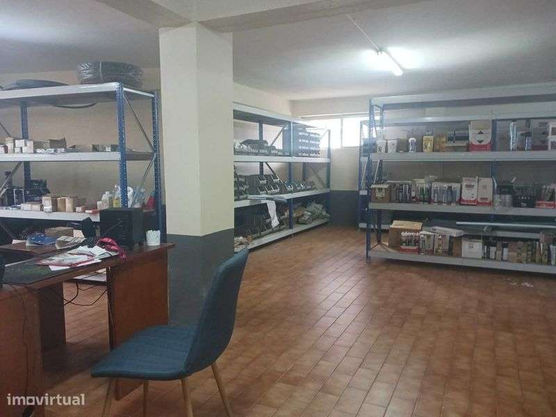 Cave e Logradouro 210,5 m² - Grande imagem: 4/8