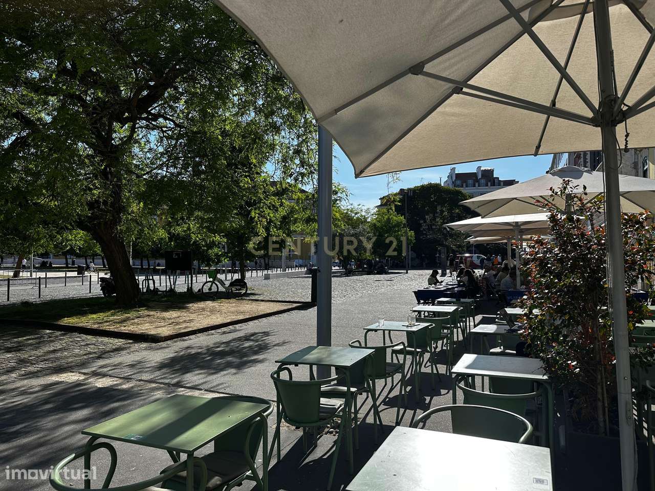 Prédio com vista rio, composto por 6 andares, sendo uma fração por and - Grande imagem: 4/20