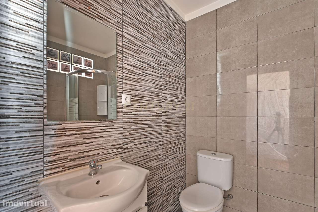 Moradia composta por Habitação, comercio e serviços-15