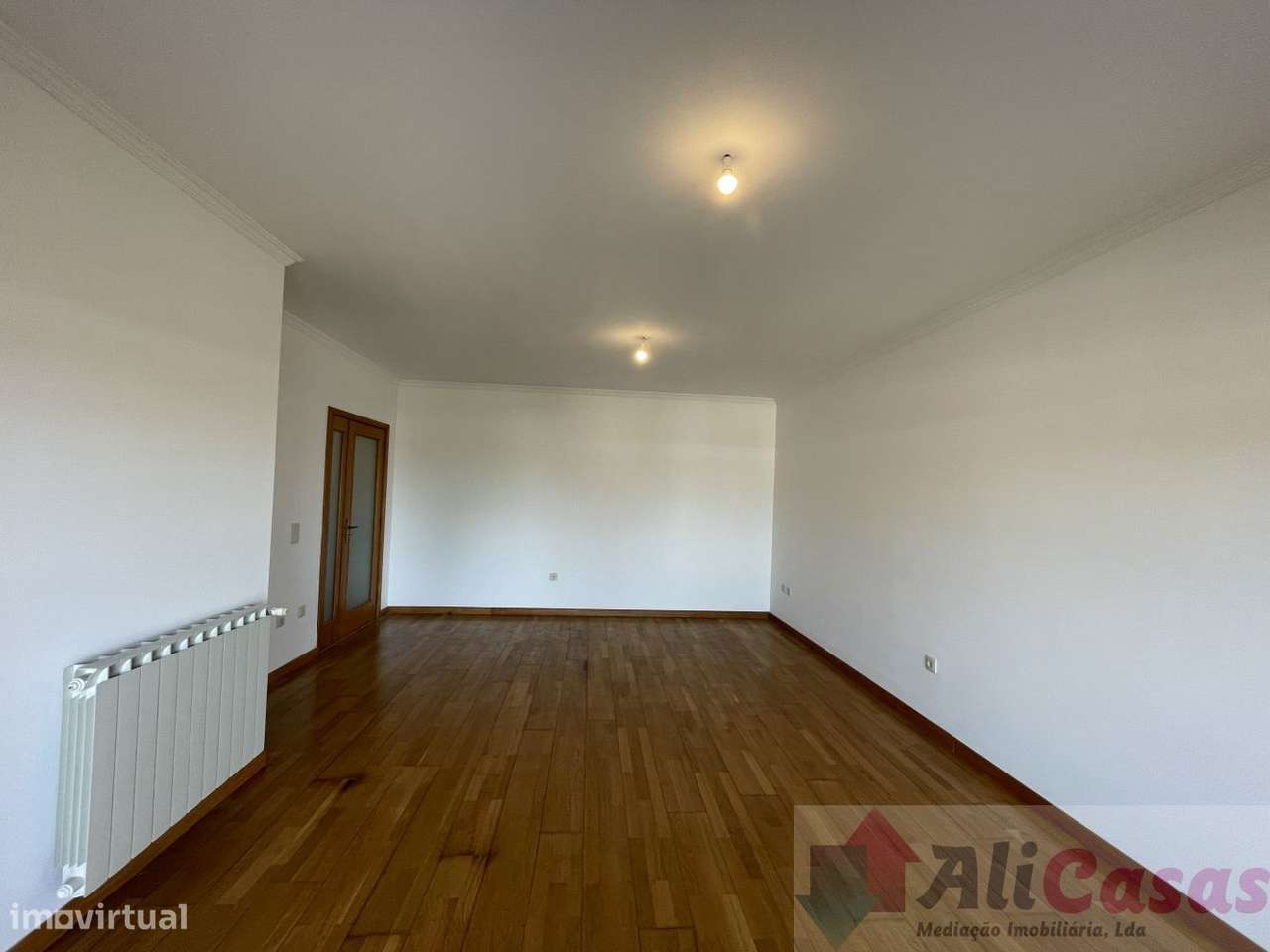 **Excelente Apartamento T2 C/Ampla varanda em Localização Privilegia-2