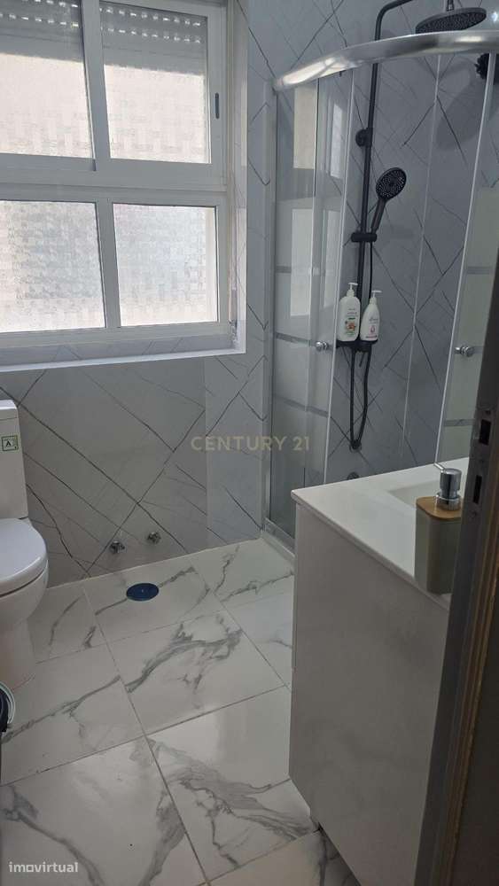 T4+1 com Garagem: Centralidade e Amplitude em Abrantes-12