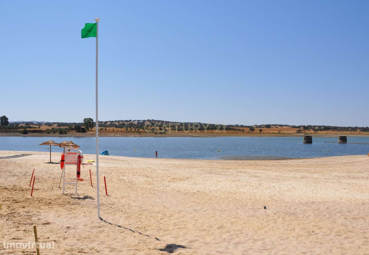 Moradia T2 , perto da praia, para Recuperar em Oriola, Évora.-15