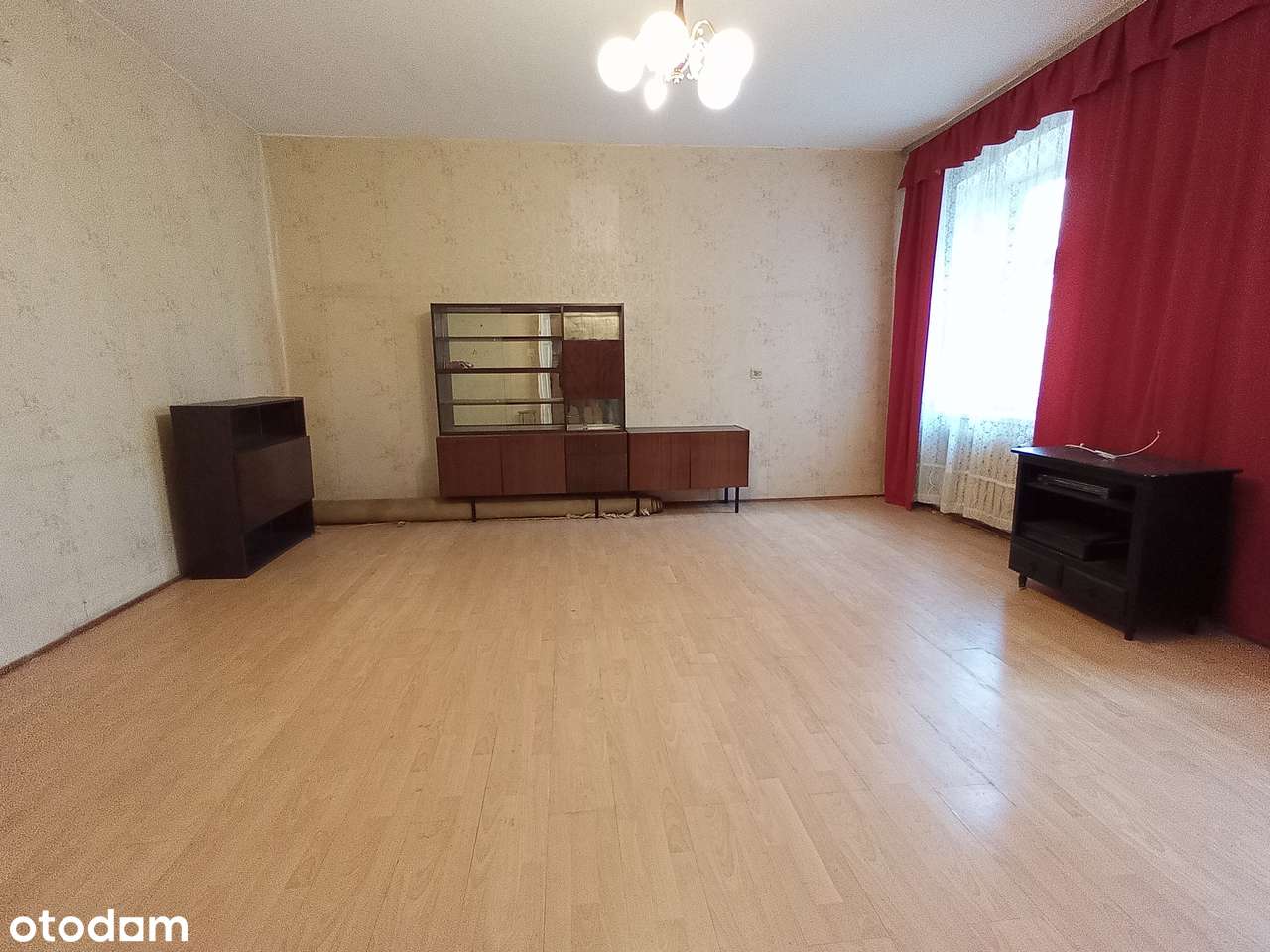 Mieszkanie z potencjałem w ładnej kamienicy + świetna lokalizacja.-0