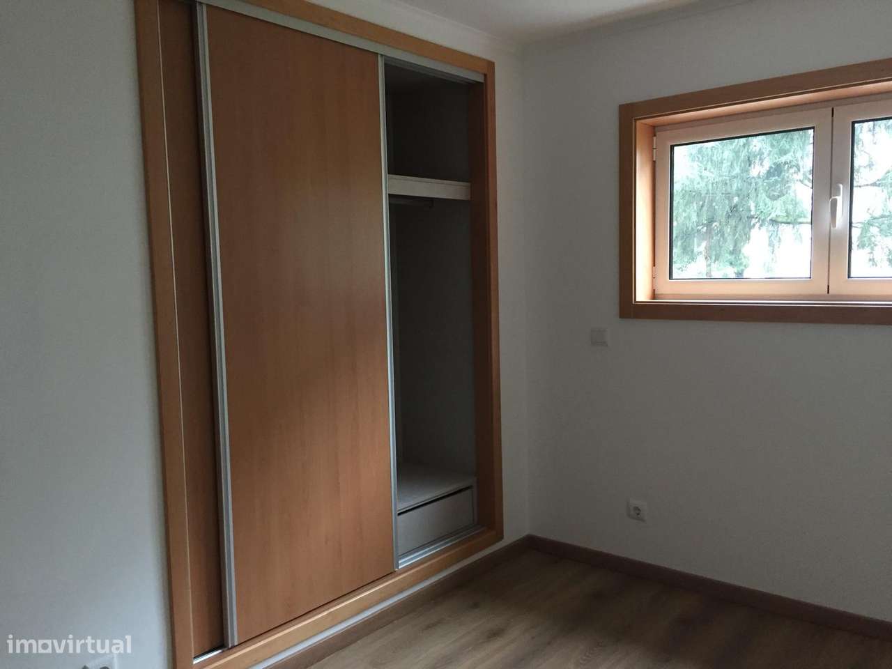 T2 renovado com boas comodidades e localização central - Grande imagem: 5/15