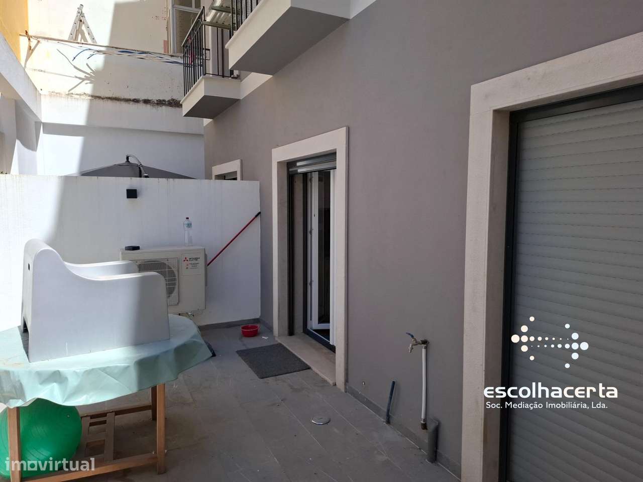 Apartamento T2 com Terraço Baixa de Setúbal-13