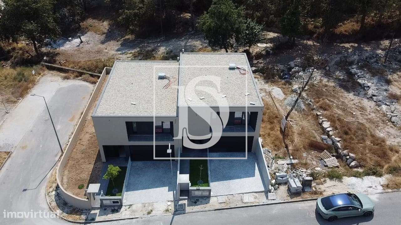 Vivendas T3 em banda situadas em Lanhoso- Póvoa de Lanhoso-21