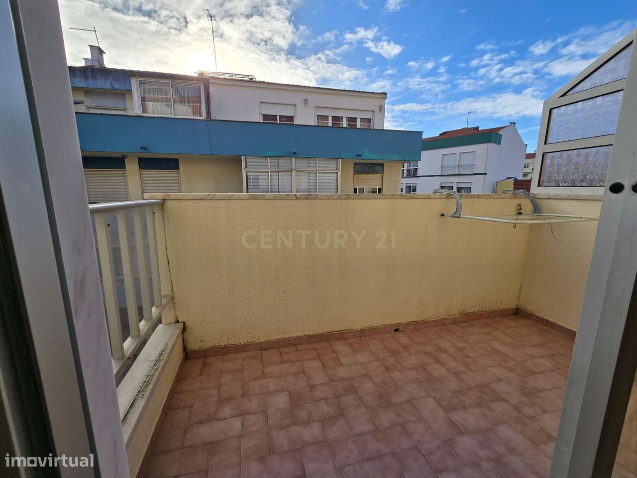 Apartamento T2 no Centro de Mem Martins-13