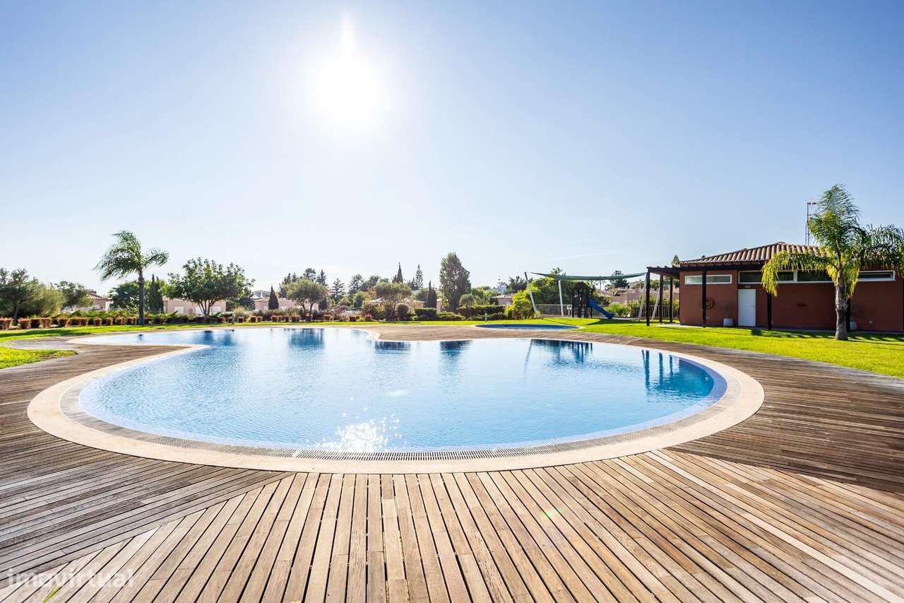 Moradia T2+1 de Luxo em Condomínio Exclusivo no Algarve-32