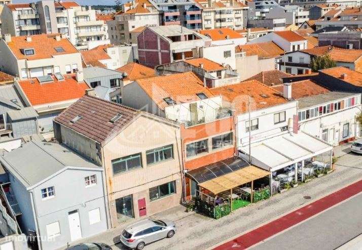 PRÉDIO EM PRIMEIRA LINHA DE MAR - Grande imagem: 5/7