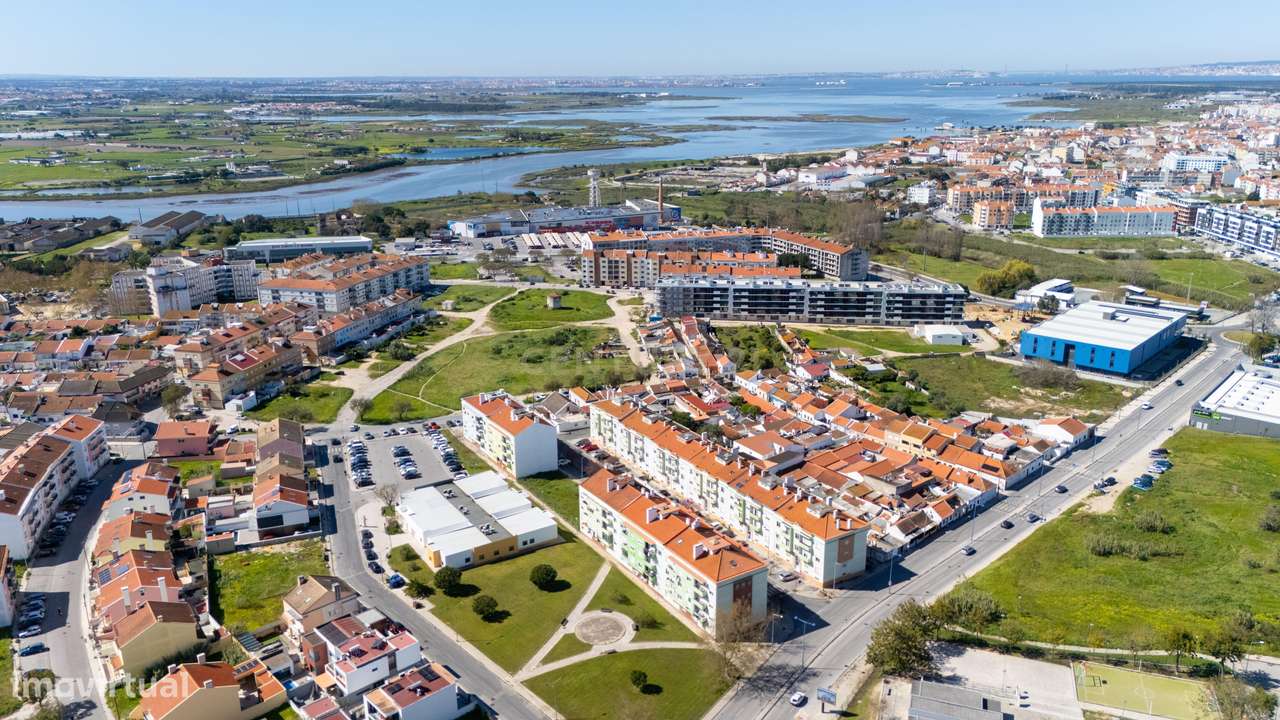 Apartamento T3 em Montijo-36