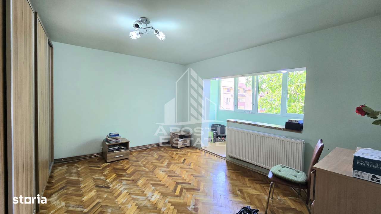 Apartament cu 3 camere, 2 bai, centrala proprie, zona Aradului - Imagine principală: 3/9