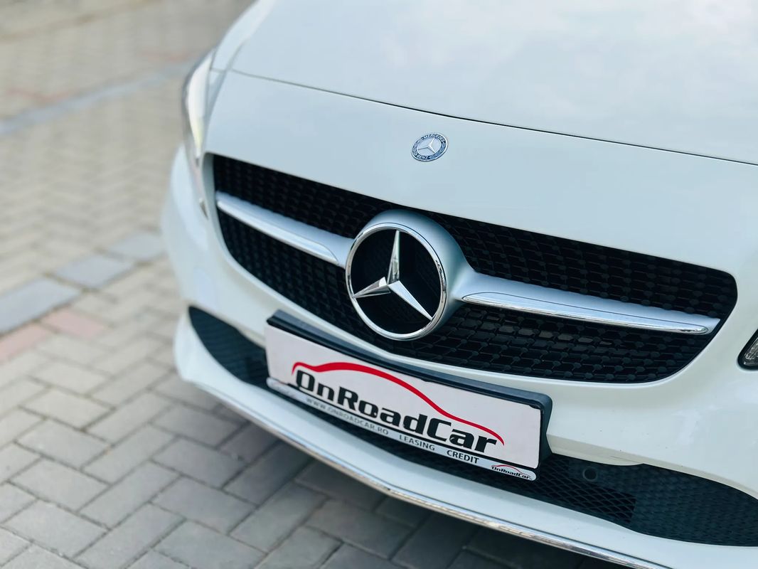 Mercedes-Benz A 180 (BlueEFFICIENCY) 7G-DCT Urban - 35