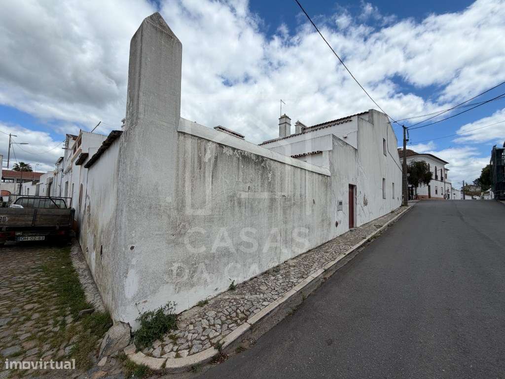 Moradia T5 com quintal e terraço em Vila Alva-35