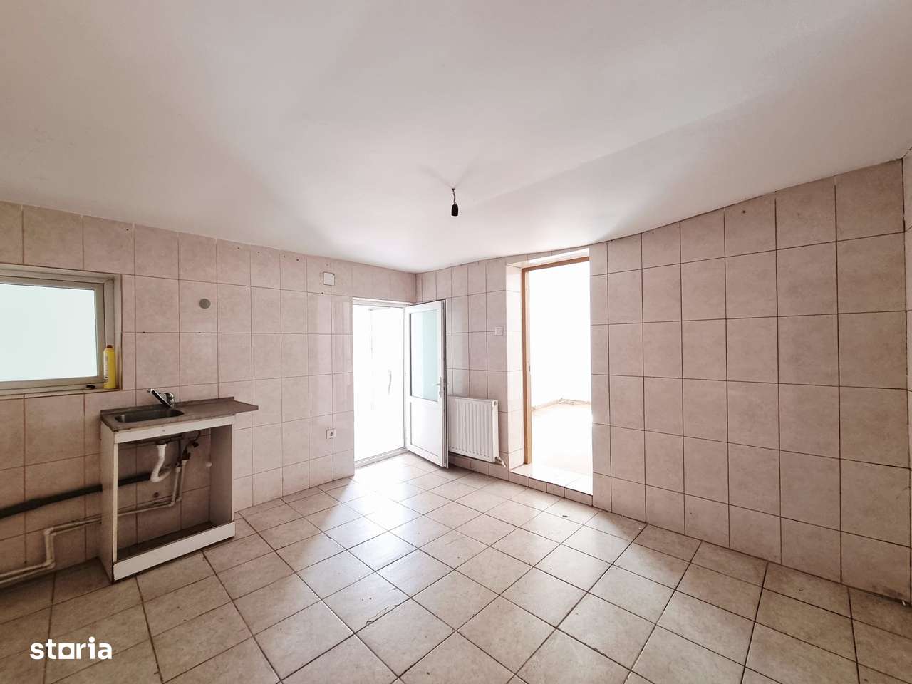 Casa situata intr-o zona buna a orasului - Imagine principală: 5/18