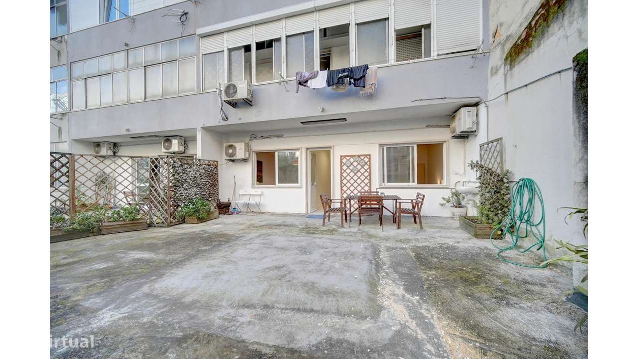 Apartamento T3 em Lisboa com terraço-9