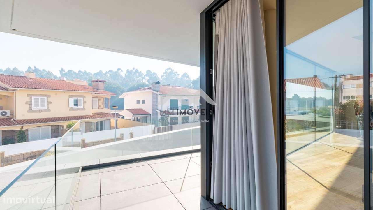 Moradia | T4 | Piscina | Maia-21