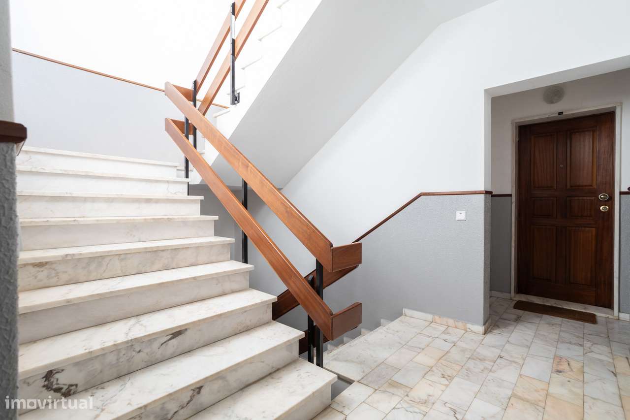 Apartamento T2 com Vista Mar e Conforto Familiar em Lagos!-23