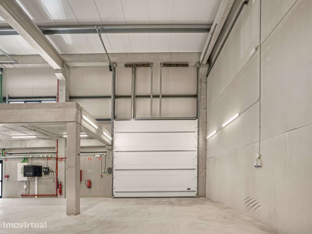 Armazém em rentabilidade à venda , Quinta de Matos-5