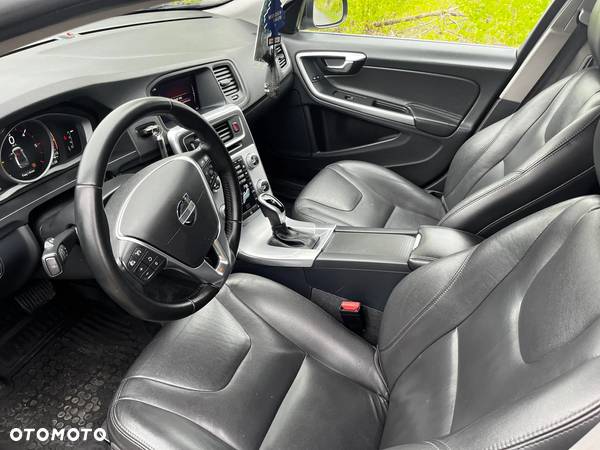 Volvo S60 D2 Drive-E Momentum - 10