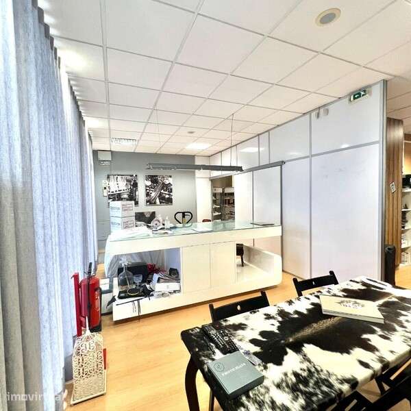 Loja para vender em São João da Madeira-8