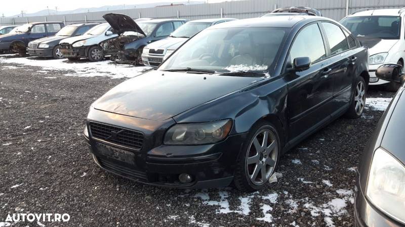 Dezmembram Volvo S40, 2.0 Diesel, 2005 - 3