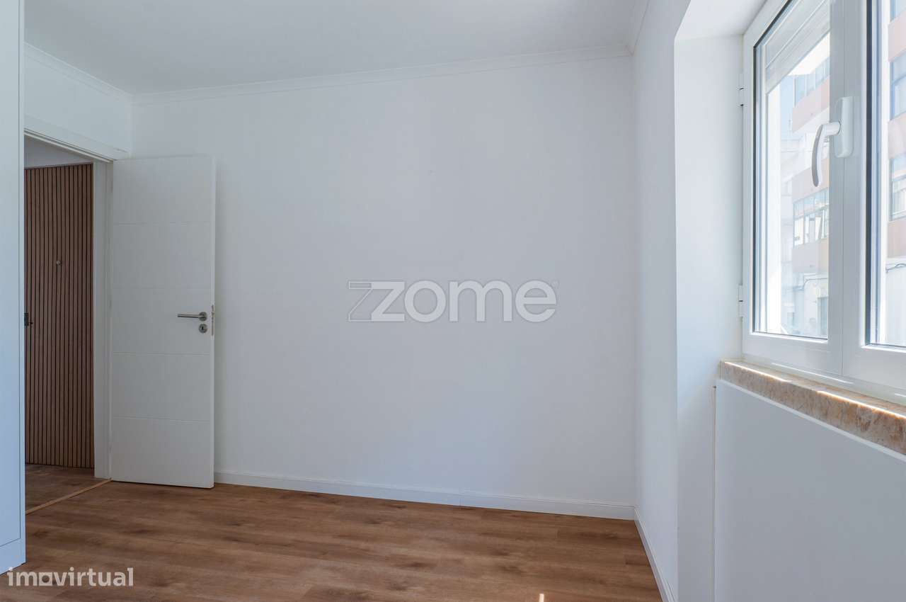 Apartamento T1+1 Baixa da Banheira-25
