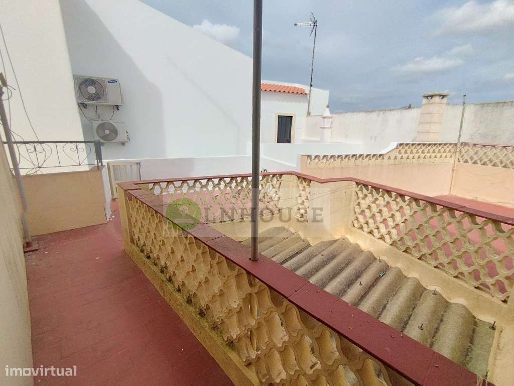Moradia T2+2 com quintal e terraço, Azinhal-37