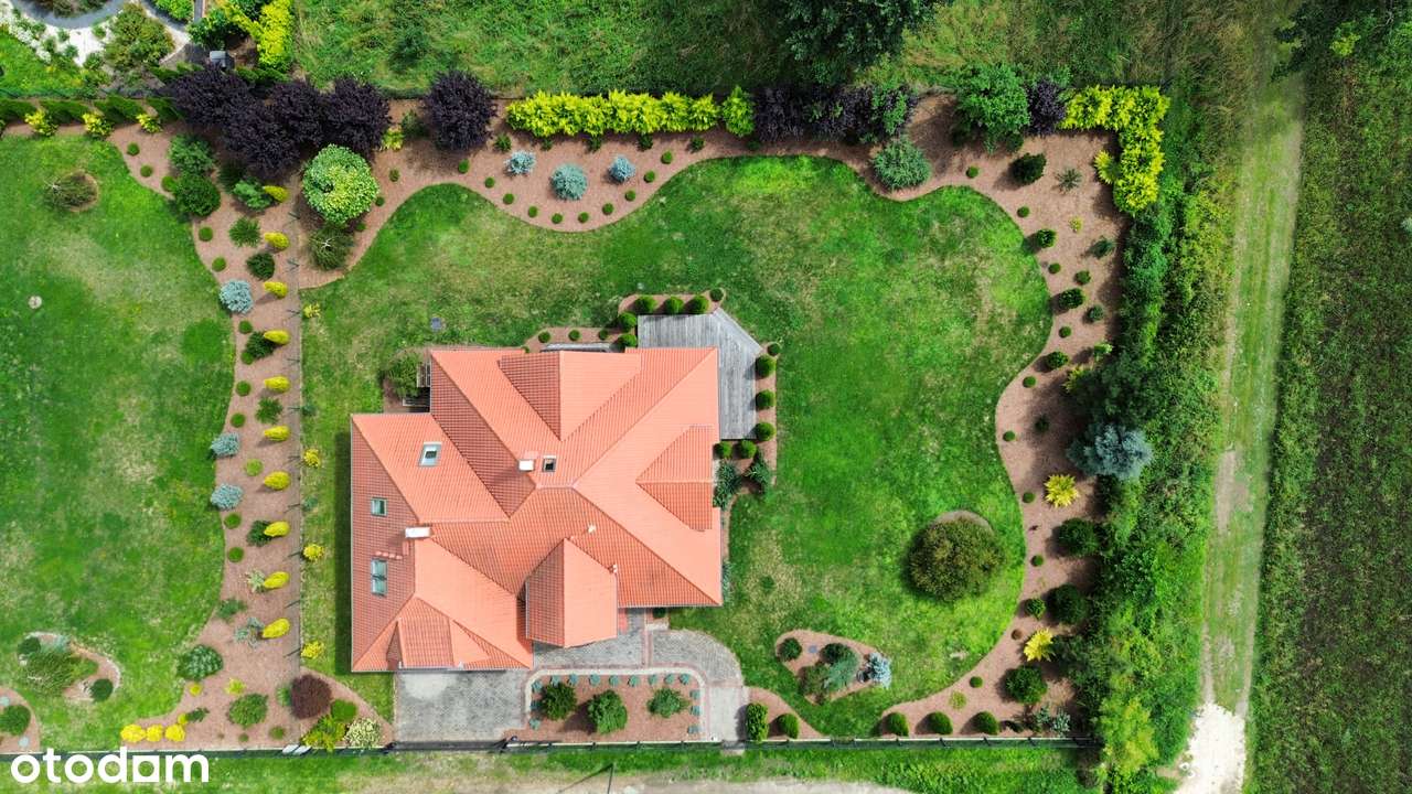 Willa  w Wiszni Małej z pompą ciepła Junkers i odwiertami 3×100 m-18