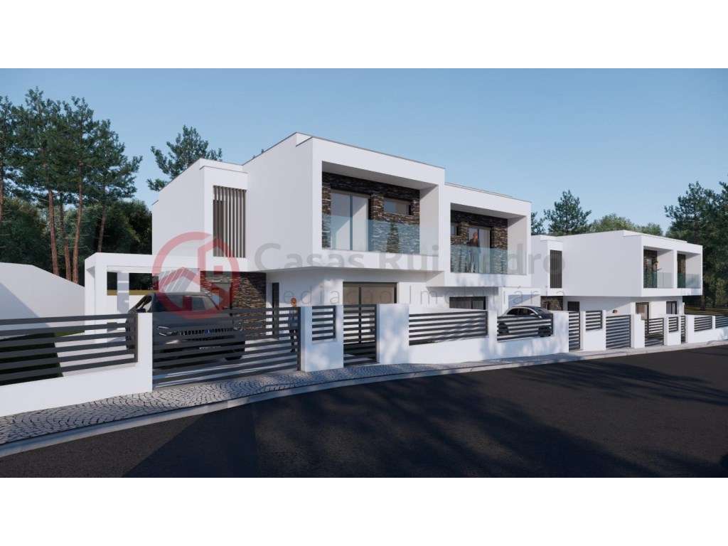 Moradia geminada T4 de dois pisos, com piscina - Grande imagem: 5/34