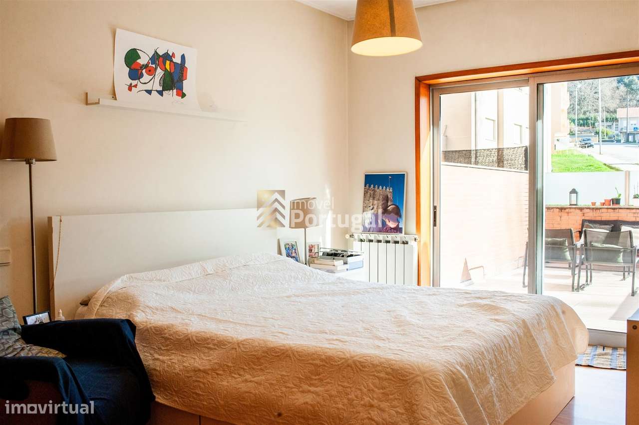 Apartamento T3 com terraço e churrasqueria-16