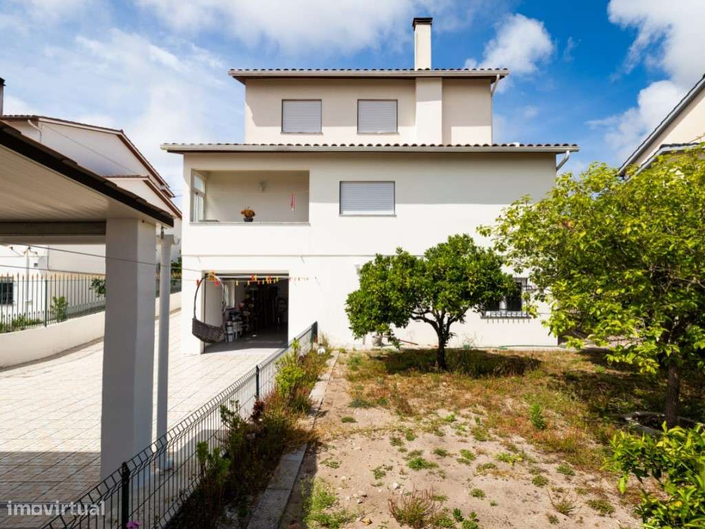 Moradia T4 individual em Vieira de Leiria-29