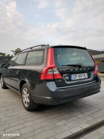 Volvo V70 2.0D Momentum - 4