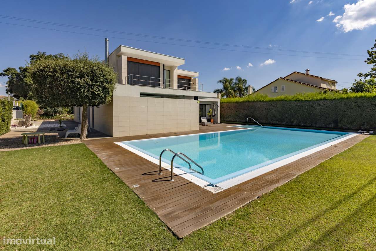 Moradia isolada T6 lote de 1002m2 piscina Sesimbra-10