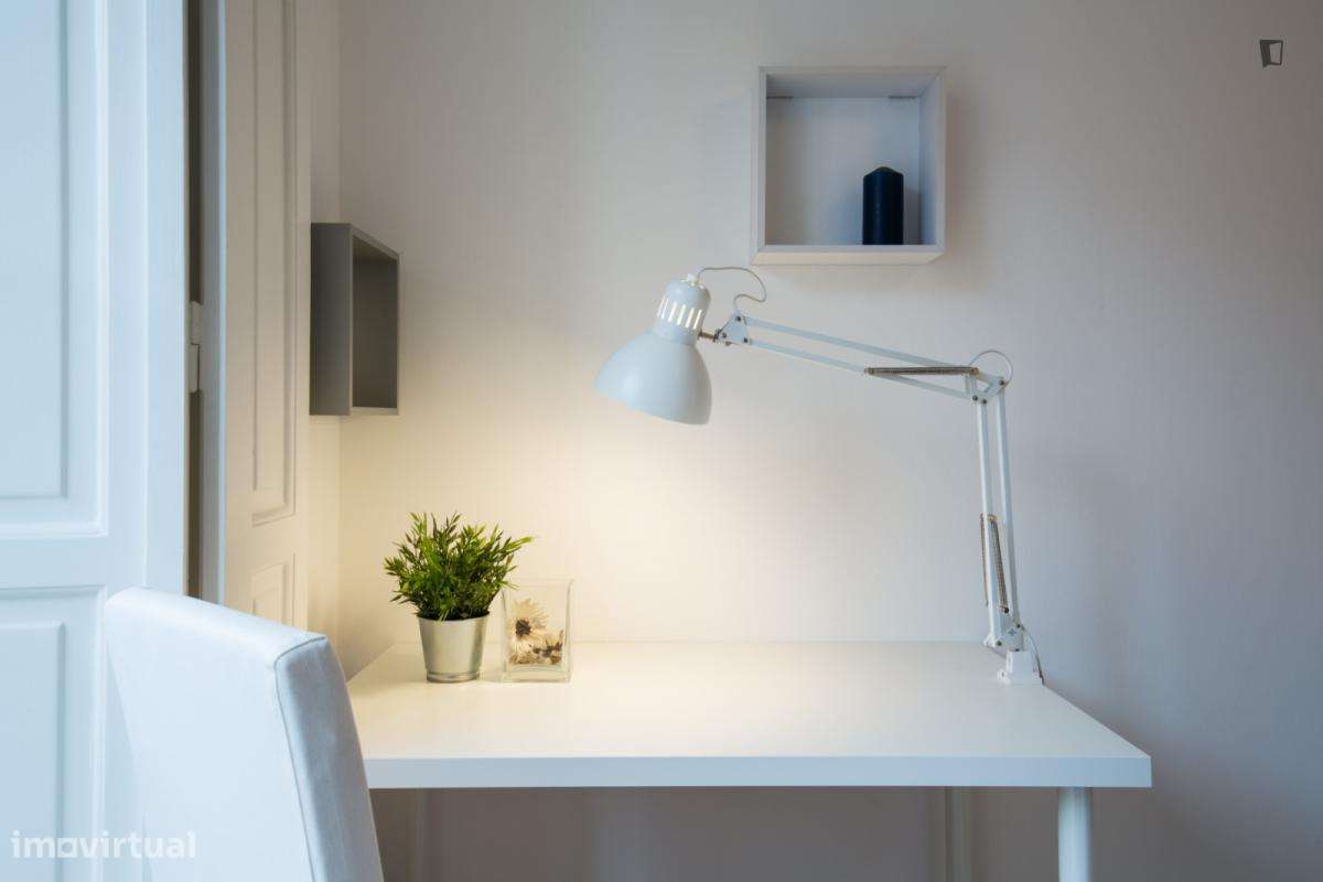 Quarto - localizado em Oeiras Lisbon - Grande imagem: 4/7