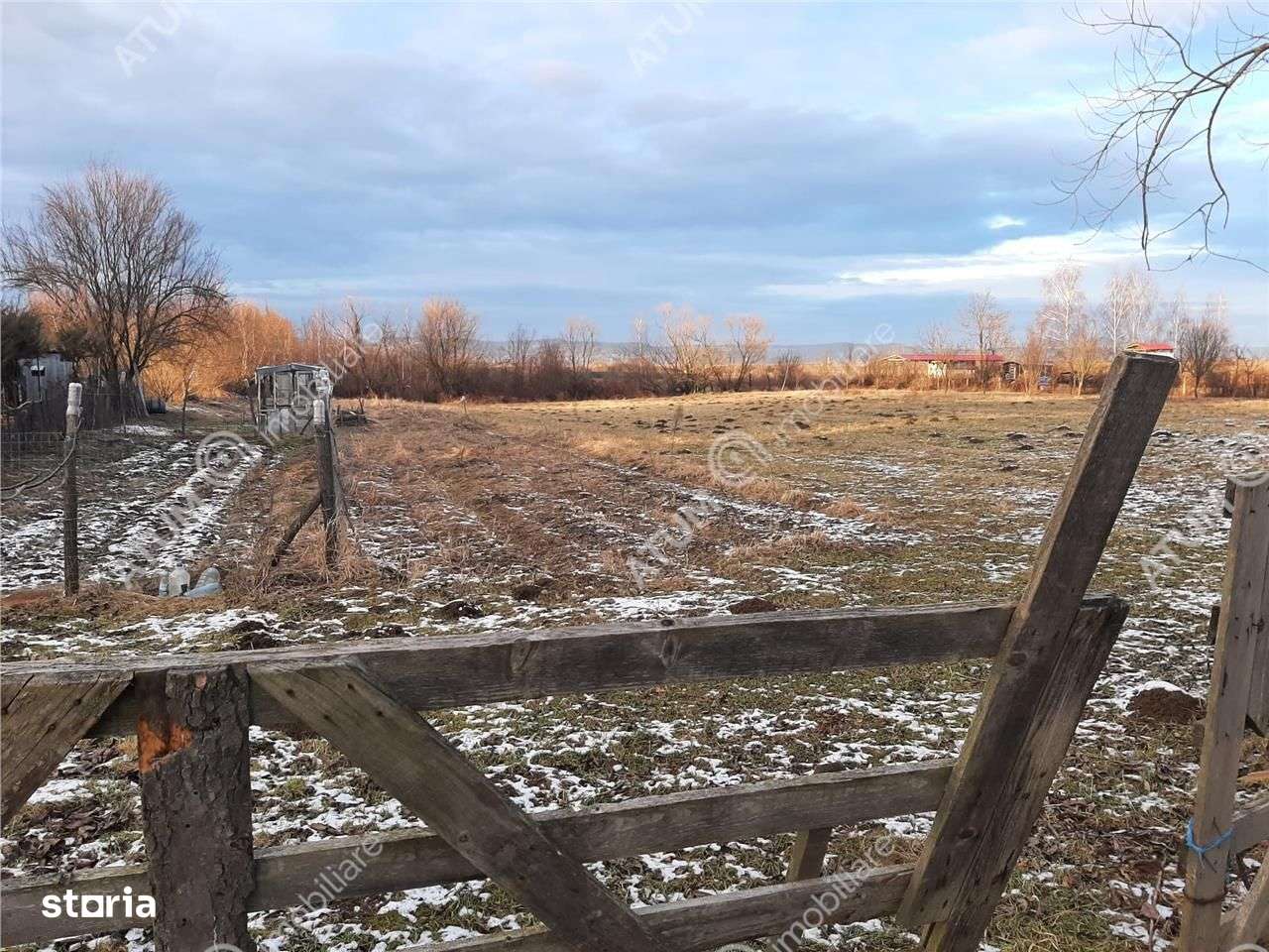 Teren intravilan 1000 mp de vanzare pe Valea Avrigului - Imagine principală: 2/3