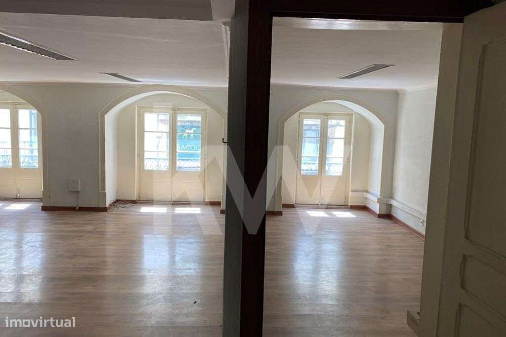 Sobreloja em prédio centenário no coração do Chiado, Lisboa. - Grande imagem: 5/30